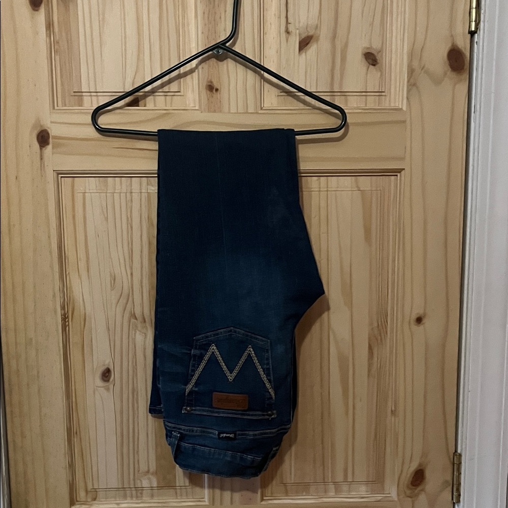 Stylish Women's Boot Cut Jeans in Deep Blue